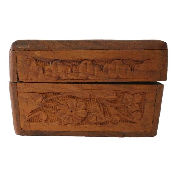 Hand Carved Wood Trinket Box Inlaid MOP Abalone Jewelry Vintage Hinged Bohemian. - Picture 9 of 15